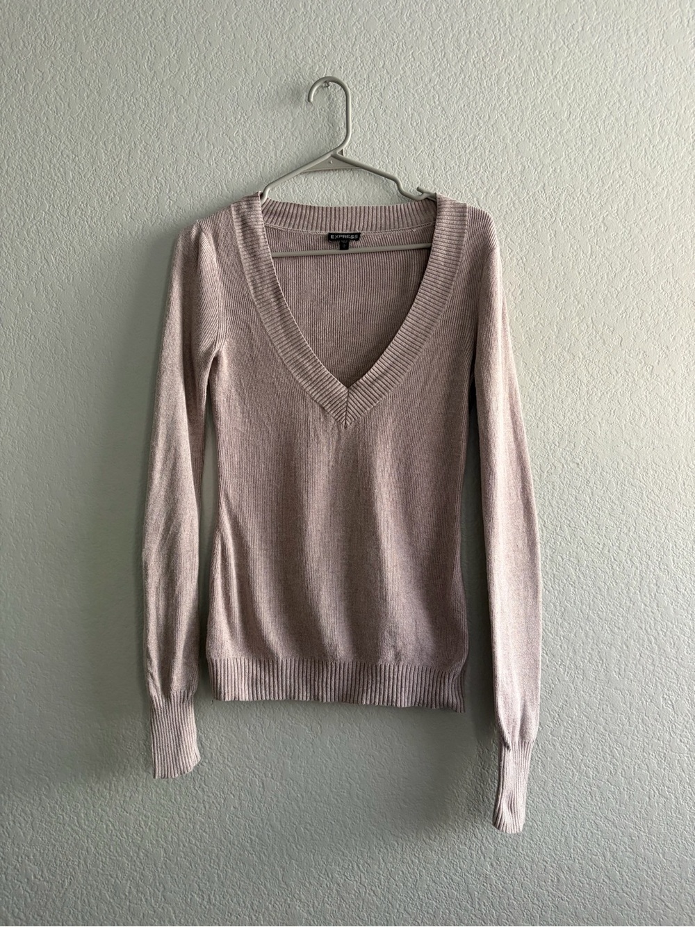 Express Pale Pink V-Neck Sweater